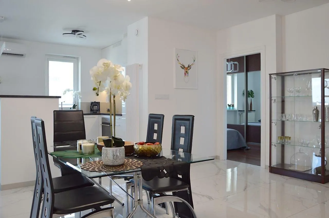 מלון ורשה Luxury Sky Penthouse City Center View